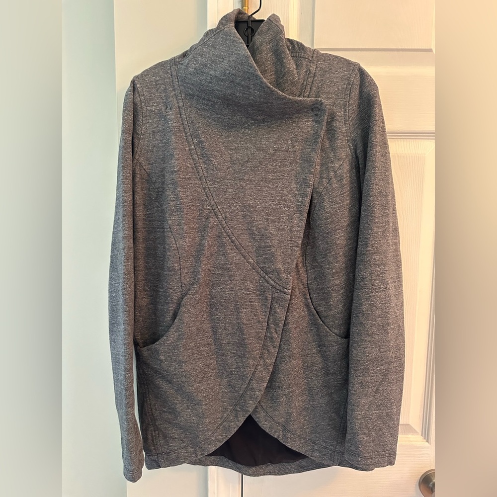 lululemon Thats a Wrap Charcoal Heather Gray Sweatshirt Top - Women’s 6